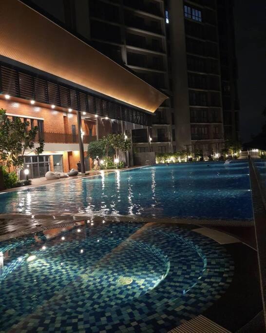 The Glass Homestay Putrajaya Exterior photo